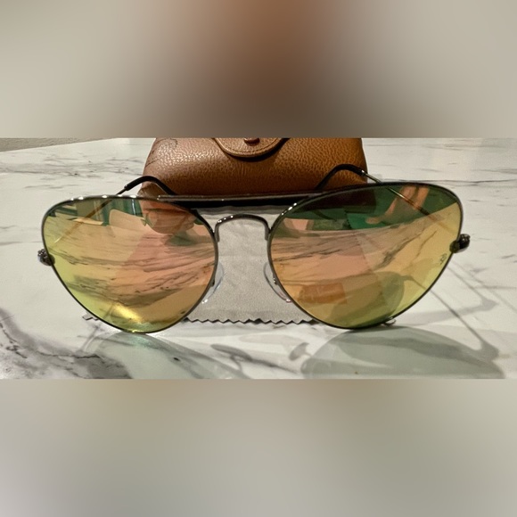 Limited Ray Ban Aviator 58mm Pink W
Metal Frames RB 3025 58014 -135 never warn - Picture 9 of 16